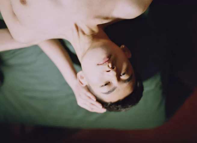 南京林业大学97年的极品校草！腿毛床照来了 - 51虹马