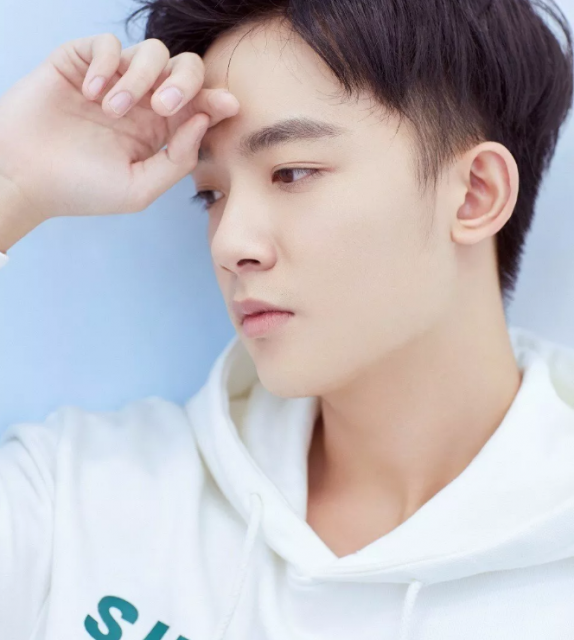 帅哥∣青春里谁还没个清爽干净的学长，为他的彪悍和暖心所迷恋！－－李明德 - 51虹马