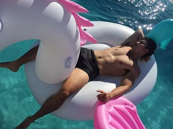 网红博主为搏销量自录视频，围观网友大呼要全见！ - 51虹马