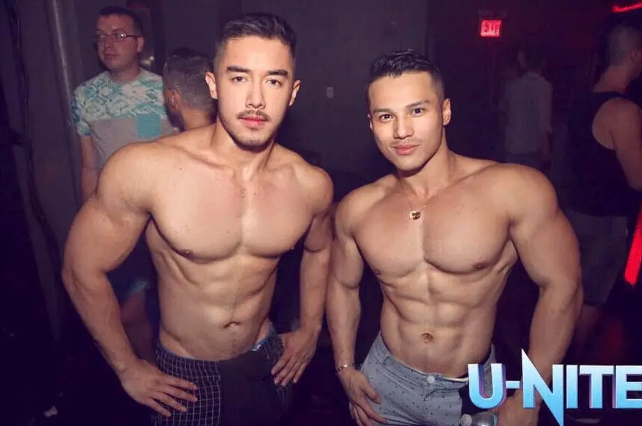 粗壮帅男...下面给10分！ - 51虹马