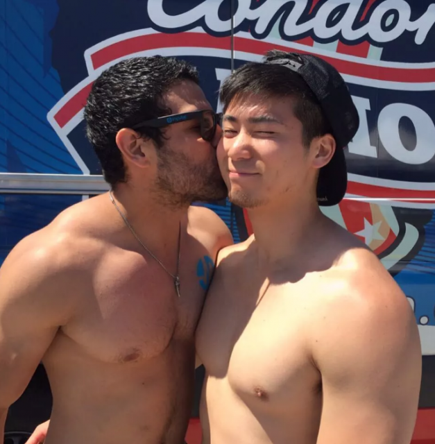 圈内网红在迪士尼饮水池小便被疯传? - 51虹马 圈内网红在迪士尼饮水池小便被疯传? - 51虹马