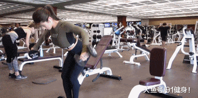 虐肩超级组训练计划: 9个动作全面细致地塑形打造完美肩部 - 51虹马