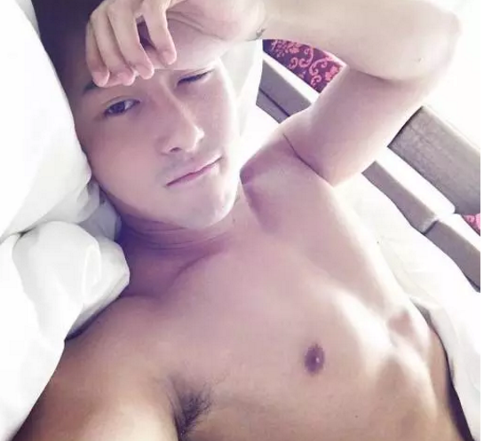 捕获一只野生忠犬肌肉男，行走的荷尔蒙扒光了更好看 - 51虹马