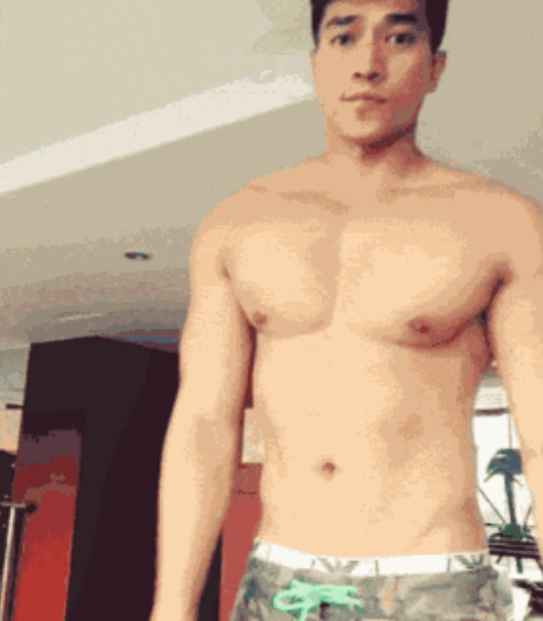 国产肌肉男洗澡视频流出？ - 51虹马