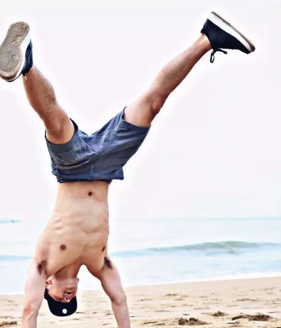 当红肌肉体育生私皂耻度惊人 鲜肉小攻也生猛 - 51虹马