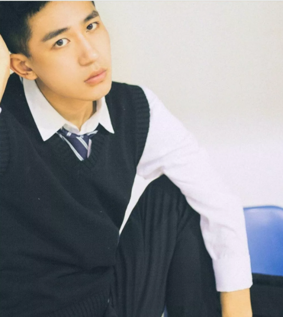 帅哥∣97年小奶狗鲜肉校草，像不像你下一任男盆友？－－吕根 - 51虹马