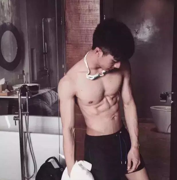 泰国大包网红，单纯可爱的小鲜肉 - 51虹马