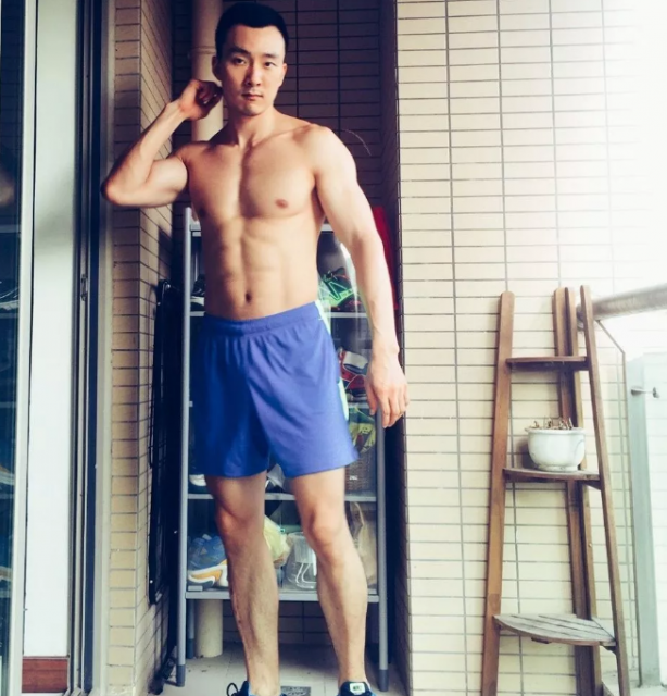 湖北工业大学的肌肉爷们湿了!简直行走的春药 - 51虹马 湖北工业大学的肌肉爷们湿了!简直行走的春药 - 51虹马