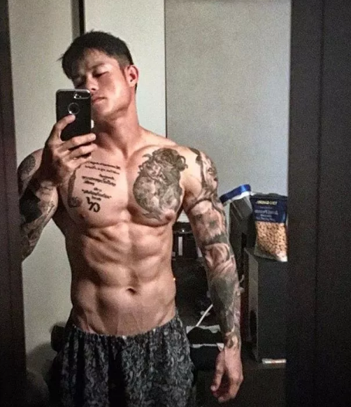 狼狗型筋肉健身教练兼模特 - 51虹马