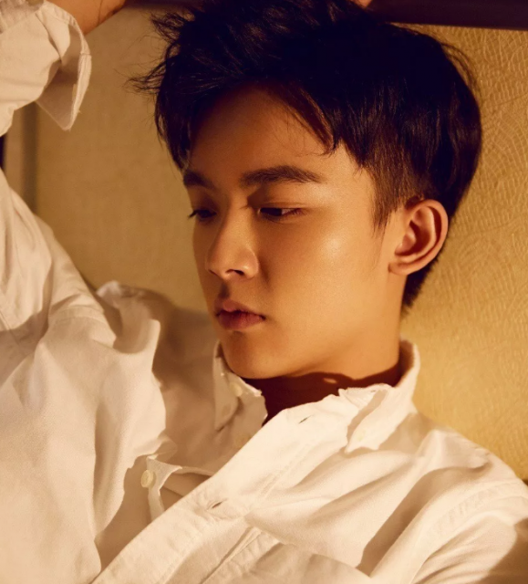 帅哥∣青春里谁还没个清爽干净的学长，为他的彪悍和暖心所迷恋！－－李明德 - 51虹马