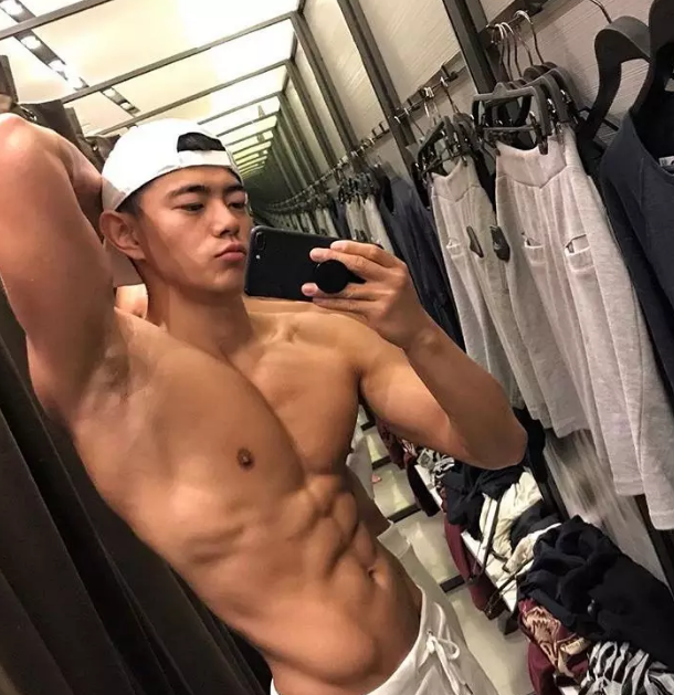 90后体育学院肌肉型男美国镀金，外籍教练又猛又狠 - 51虹马