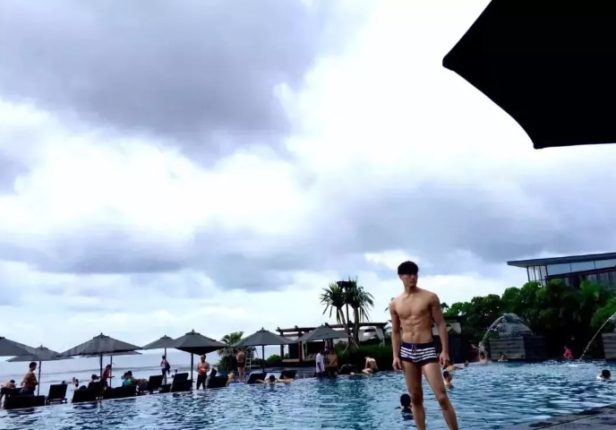 广东180大肌肉帅哥！健身教练居然是模特！ - 51虹马