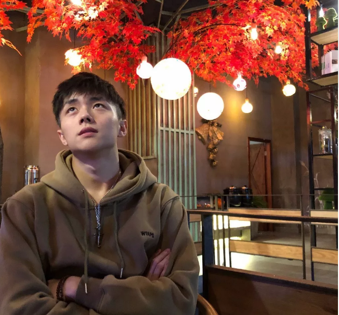 帅哥∣出门能奶，回家能狼，据说他是你们最想睡的小哥哥！－－翟子路 - 51虹马