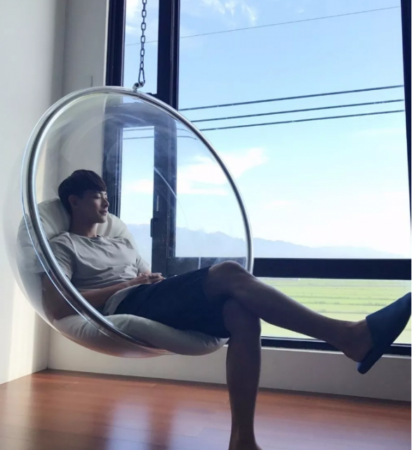 帅哥∣笑容干净的小奶狼甜炸少女心，这个小哥哥简直太撩了！－－连晨翔 - 51虹马