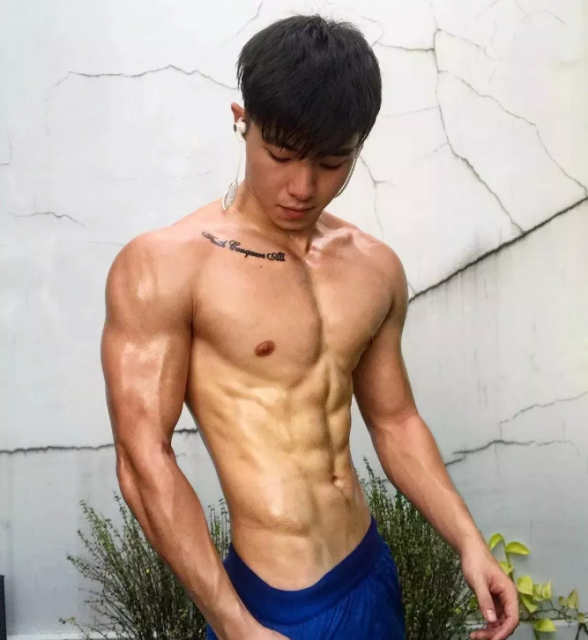 看点∣童颜腹肌“小奶狼”，好喜欢这样的原味帅气小鲜肉！ - 51虹马