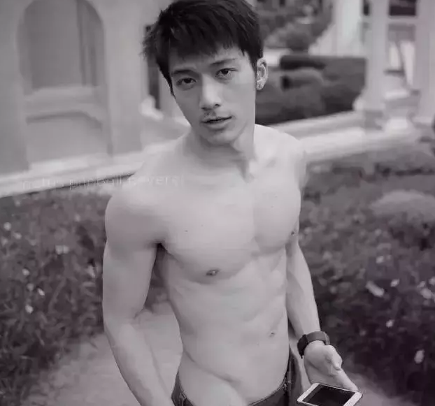 泰国大包网红，单纯可爱的小鲜肉 - 51虹马