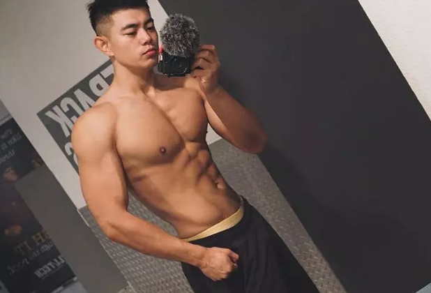 90后体育学院肌肉型男美国镀金，外籍教练又猛又狠 - 51虹马