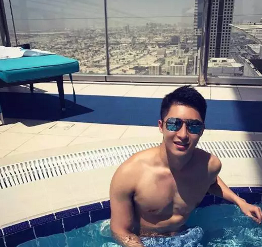 捕获一只野生忠犬肌肉男，行走的荷尔蒙扒光了更好看 - 51虹马