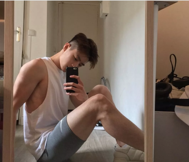 看点∣纯鲜学霸帅气小奶狗，网友都为他的肉体和颜值疯狂了！ - 51虹马