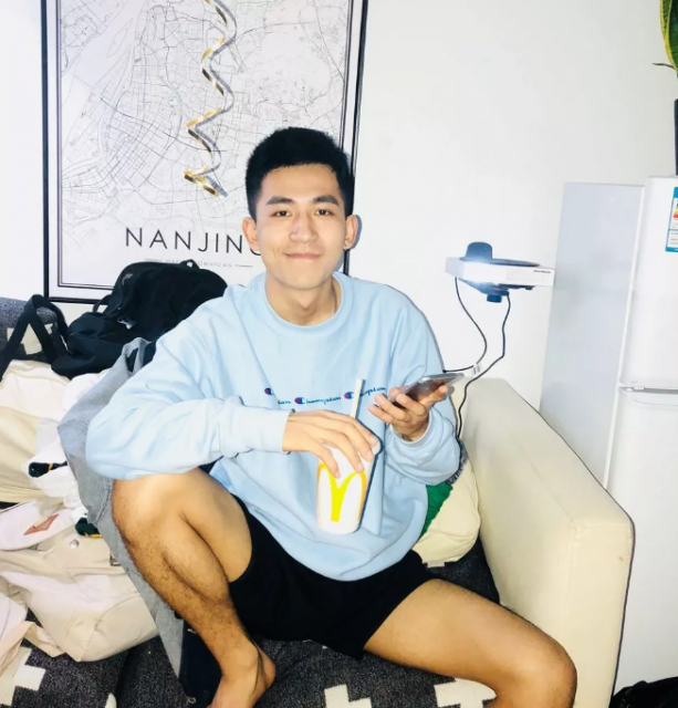 南京林业大学97年的极品校草！腿毛床照来了 - 51虹马