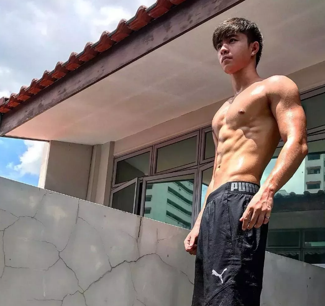 看点∣童颜腹肌“小奶狼”，好喜欢这样的原味帅气小鲜肉！ - 51虹马