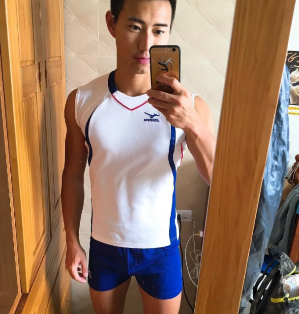 看点∣排球体育生浴照刷爆INS,筋肉腹肌小可爱竟然有男盆友了!! - 51虹马 看点∣排球体育生浴照刷爆INS,筋肉腹肌小可爱竟然有男盆友了!! - 51虹马