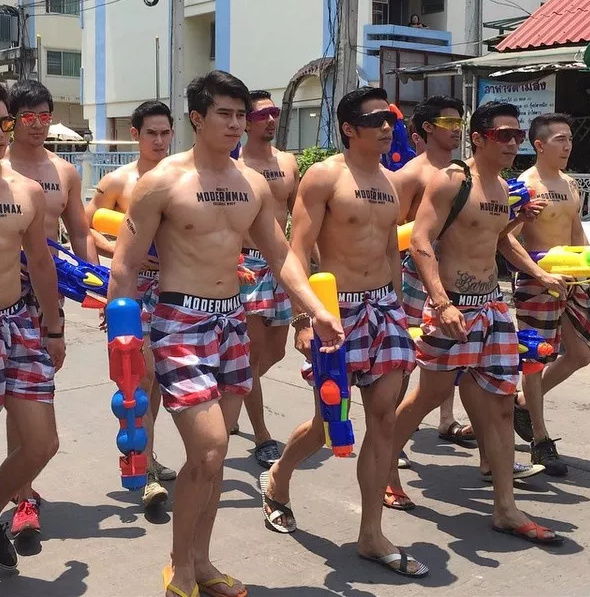 和男友去泰国泼水节,他还想带个人回来! - 51虹马 和男友去泰国泼水节,他还想带个人回来! - 51虹马