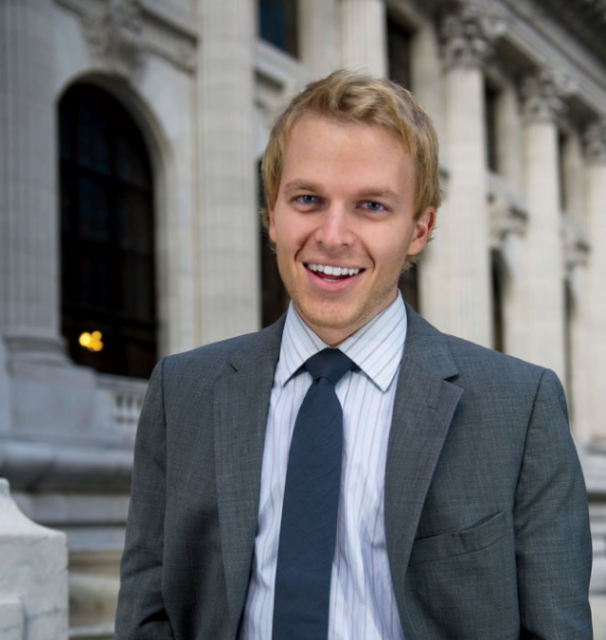 名记罗南·法罗出柜；《天使在美国》获得英国戏剧最高奖 - 51虹马