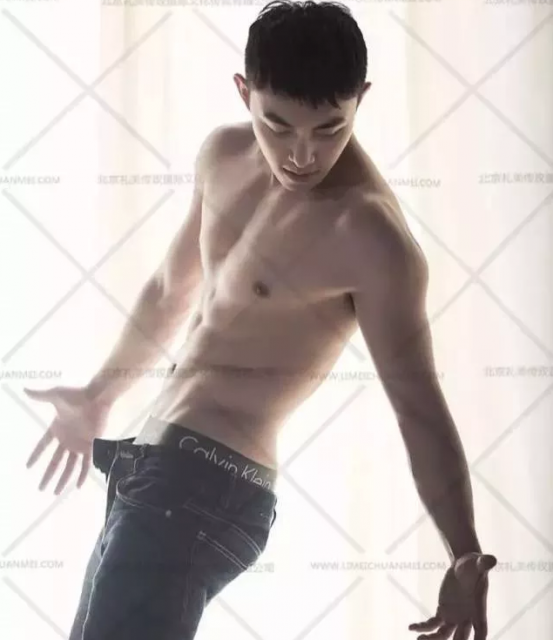 当红肌肉体育生私皂耻度惊人 鲜肉小攻也生猛 - 51虹马