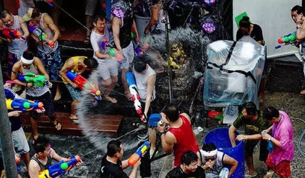 实用技巧 | 教你如何在泼水节脱颖而出，成为曼谷一姐 - 51虹马