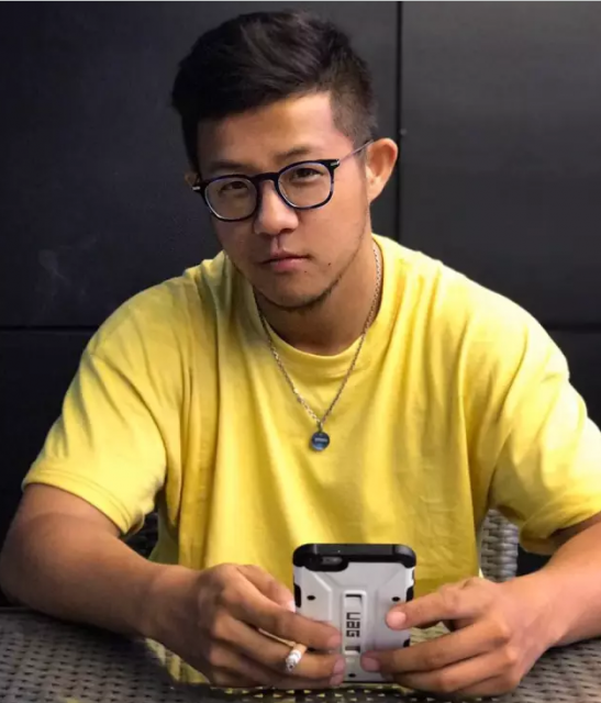 一名筋肉男子的30秒小视频.avi - 51虹马