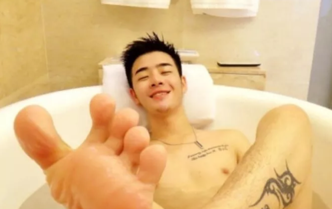 国产名媛，颜值跟身材都无可挑剔 - 51虹马