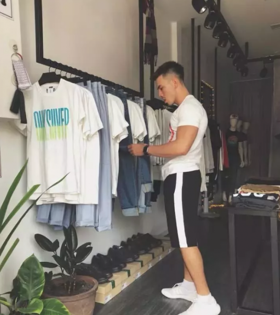 网红博主为搏销量自录视频，围观网友大呼要全见！ - 51虹马