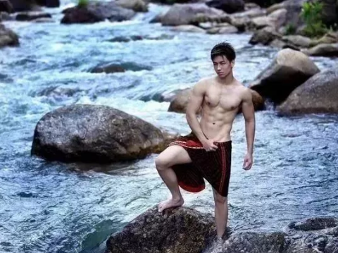 缅甸清水湿身少年 - 51虹马