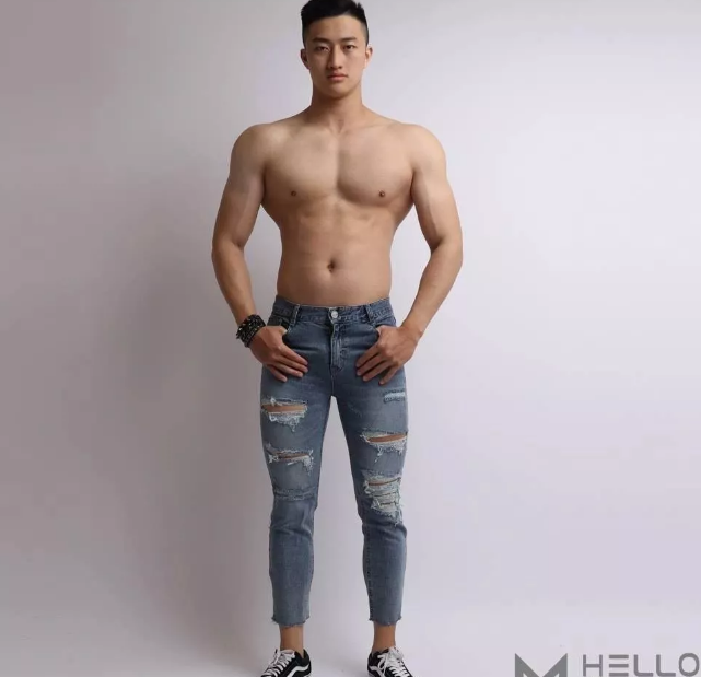 看点∣捕获一只体育生大大大鲜肉，186.C.M筋肉小哥哥！ - 51虹马