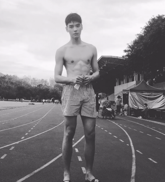 帅哥∣眉眼含笑的暖甜大男孩，你们小妖精男朋友太撩人了！－－龚俊 - 51虹马