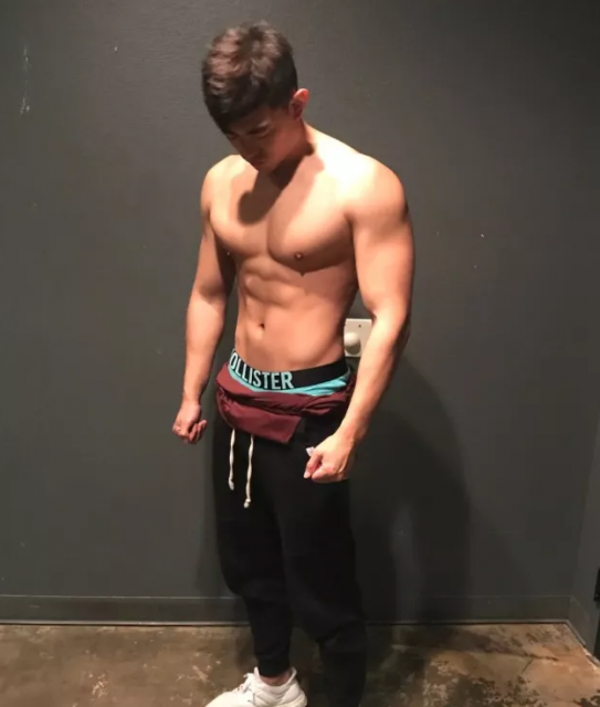 90后体育学院肌肉型男美国镀金，外籍教练又猛又狠 - 51虹马