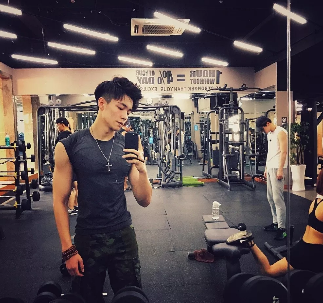 帅哥∣出门能奶,回家能狼,据说他是你们最想睡的小哥哥!--翟子路 - 51虹马 帅哥∣出门能奶,回家能狼,据说他是你们最想睡的小哥哥!--翟子路 - 51虹马