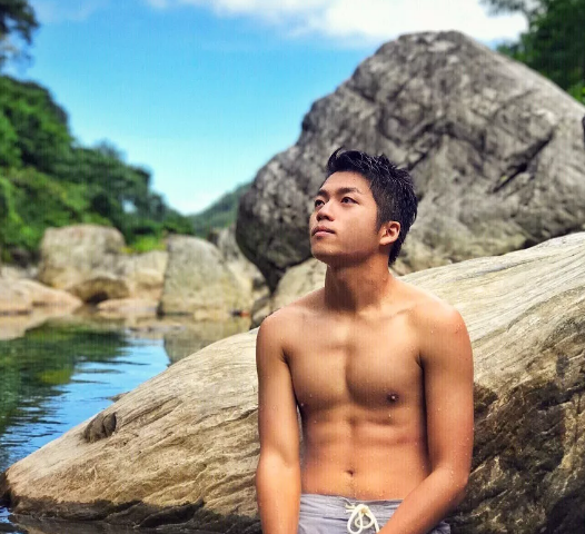 看点∣小鲜肉名媛入伍前脱了拍肌肉石更照，可口肌肉身材让你尖叫! - 51虹马