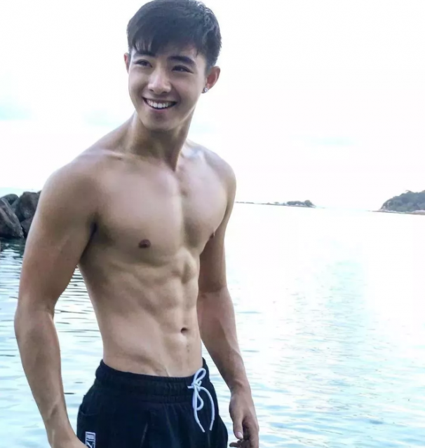 看点∣童颜腹肌“小奶狼”，好喜欢这样的原味帅气小鲜肉！ - 51虹马