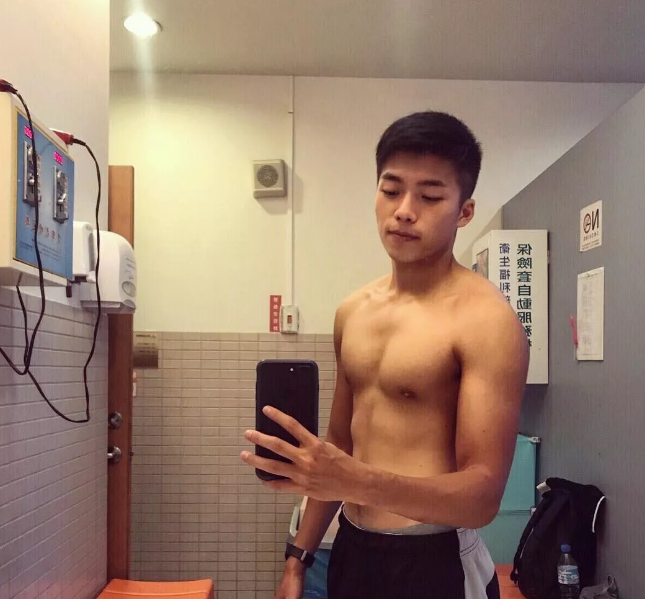 看点∣小鲜肉名媛入伍前脱了拍肌肉石更照，可口肌肉身材让你尖叫! - 51虹马