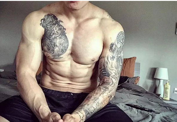 狼狗型筋肉健身教练兼模特 - 51虹马