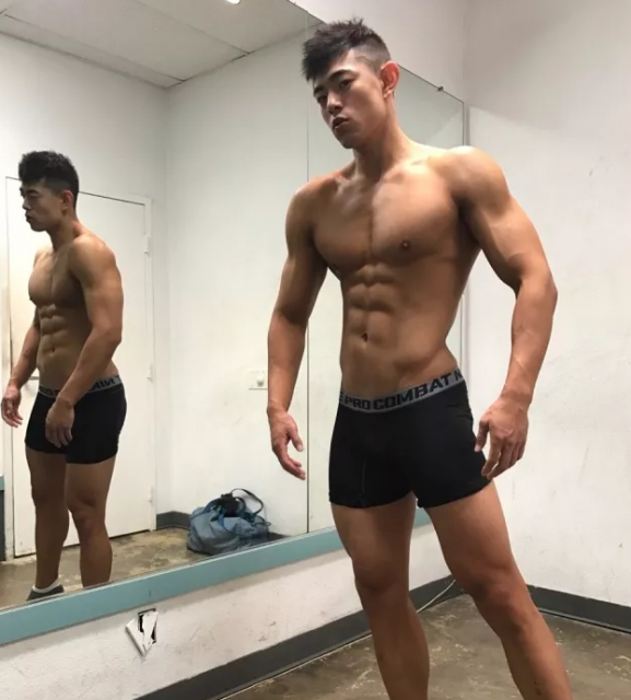 90后体育学院肌肉型男美国镀金，外籍教练又猛又狠 - 51虹马