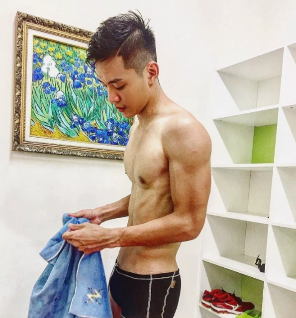 看点∣台大体育生校草人帅身材好，满屏荷尔蒙大长腿公狗腰吸睛又撩粉！ - 51虹马