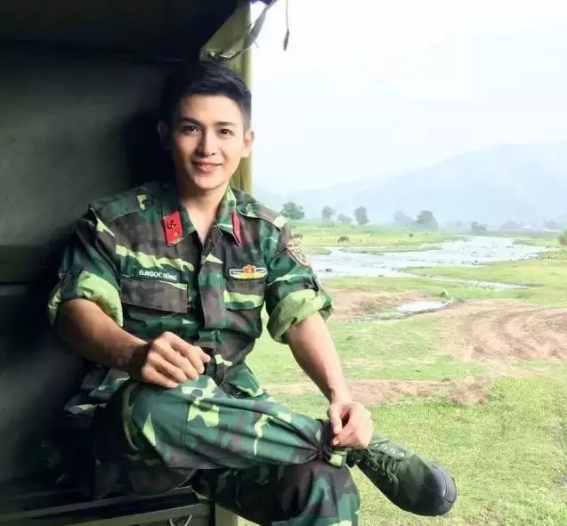 帅气逼人的小鲜肉兵哥哥 - 51虹马