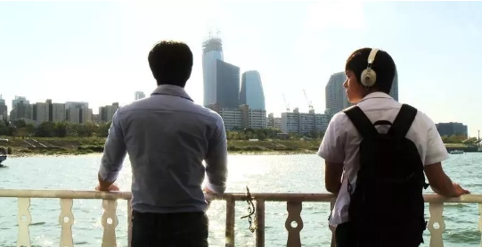 韩国同性电影《忽然之间,去年夏天》男学生要挟男老师陪旅游 - 51虹马 韩国同性电影《忽然之间,去年夏天》男学生要挟男老师陪旅游 - 51虹马