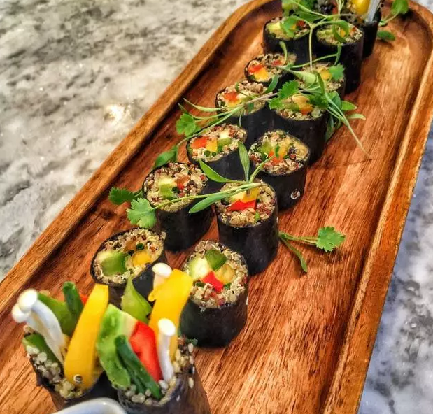 这位外国小哥不吃肉，却练得一身肌肉，原因竟是…… - 51虹马