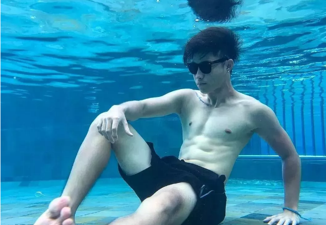 看点∣童颜腹肌“小奶狼”，好喜欢这样的原味帅气小鲜肉！ - 51虹马