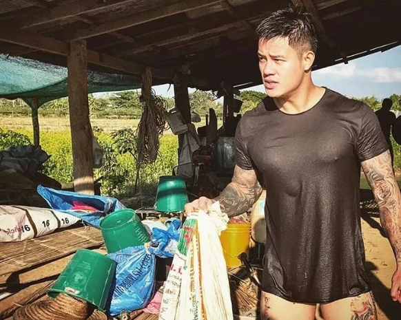 狼狗型筋肉健身教练兼模特 - 51虹马