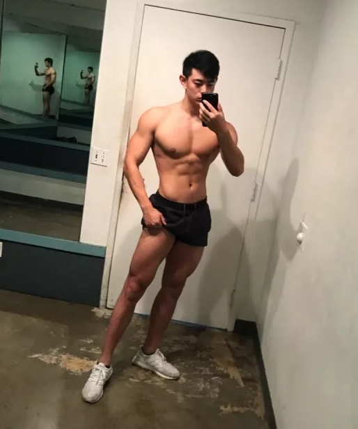 90后体育学院肌肉型男美国镀金,外籍教练又猛又狠 - 51虹马 90后体育学院肌肉型男美国镀金,外籍教练又猛又狠 - 51虹马